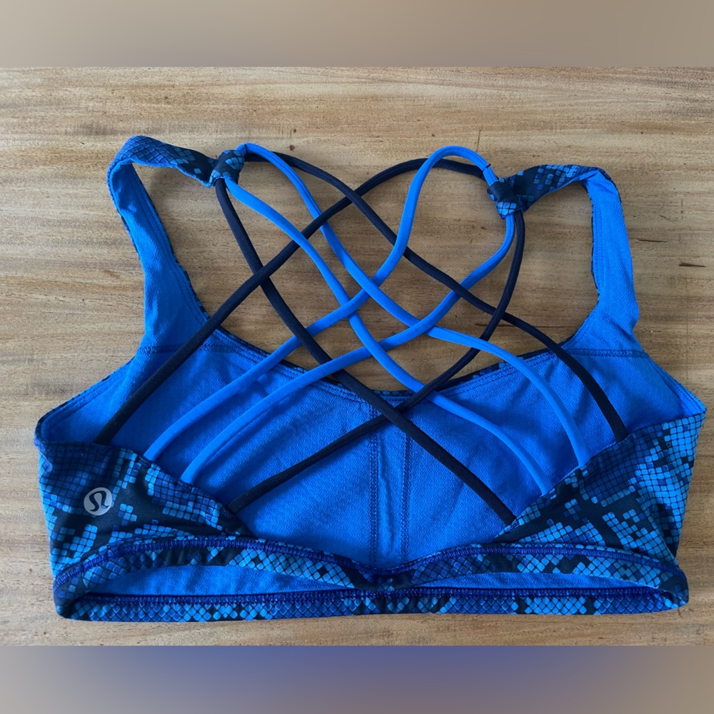 Lululemon sports bra